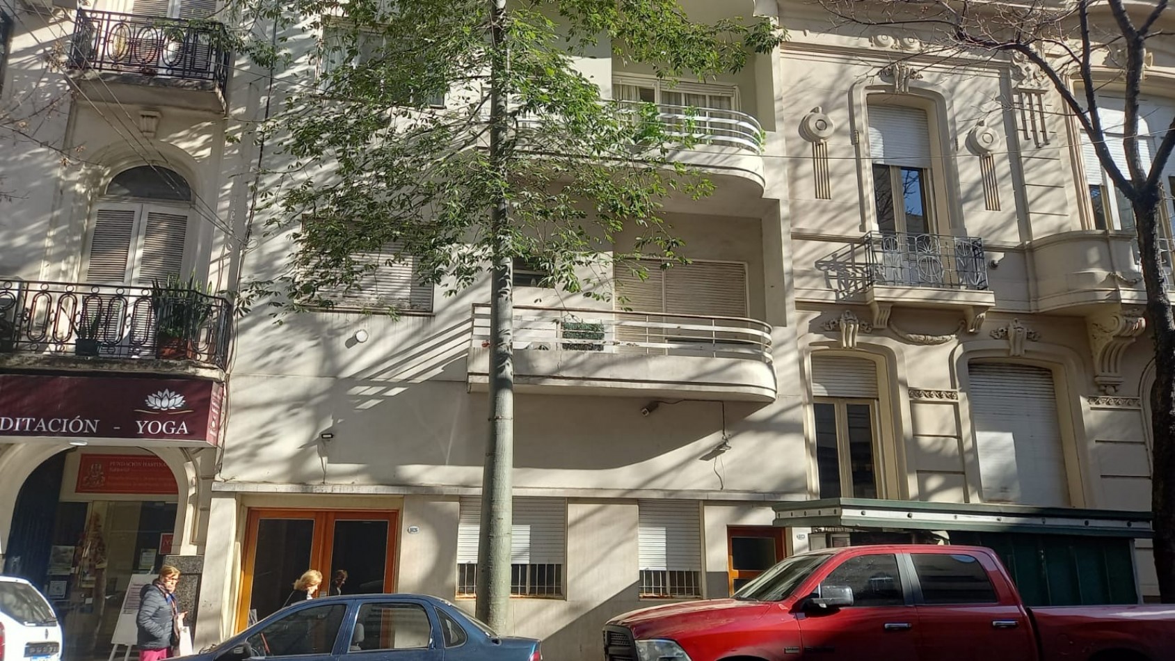 DEPARTAMENTO 4 AMBIENTES EN EDIFICIO USO PROFESIONAL/VIVIENDA 