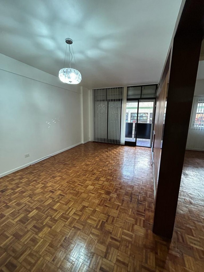 DEPARTAMENTO 3 AMBIENTES CON AMPLIO BALCON AL FRENTE PARA USO PROFESIONAL O VIVIENDAS 