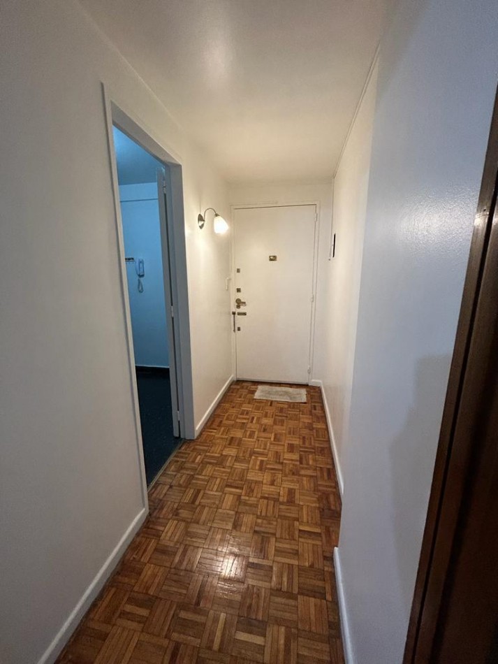 DEPARTAMENTO 3 AMBIENTES CON AMPLIO BALCON AL FRENTE PARA USO PROFESIONAL O VIVIENDAS 
