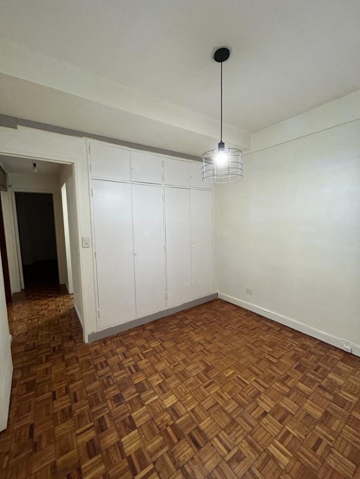 DEPARTAMENTO 3 AMBIENTES CON AMPLIO BALCON AL FRENTE PARA USO PROFESIONAL O VIVIENDAS 