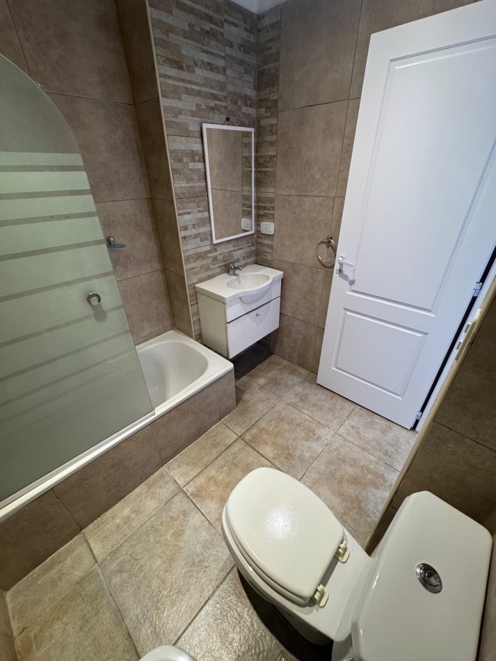 DEPARTAMENTO DOS AMBIENTES CON COCHERA EN ALQUILER EN MUÑIZ