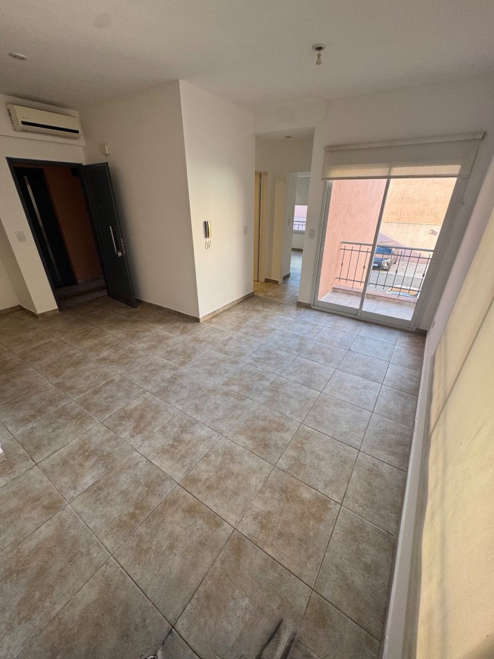 DEPARTAMENTO DOS AMBIENTES CON COCHERA EN ALQUILER EN MUÑIZ