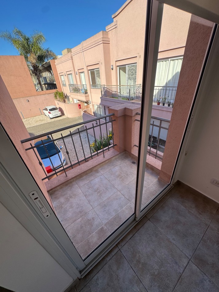 DEPARTAMENTO DOS AMBIENTES CON COCHERA EN ALQUILER EN MUÑIZ
