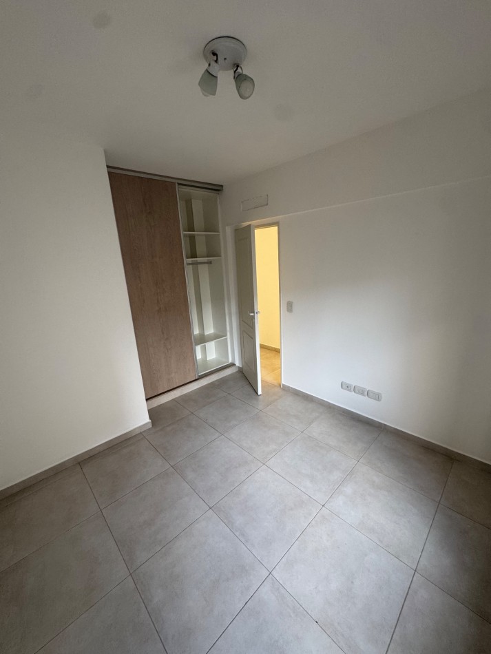 DUPLEX CON PATIO PROPIO Y PARRILLA EN COMPLEJO DE CATEGORIA 