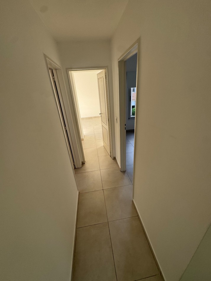 DUPLEX CON PATIO PROPIO Y PARRILLA EN COMPLEJO DE CATEGORIA 