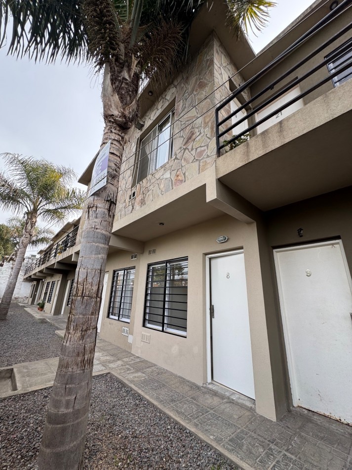 DEPARTAMENTO 2 AMBIENTES CON PATIO Y COCHERA EN VENTA