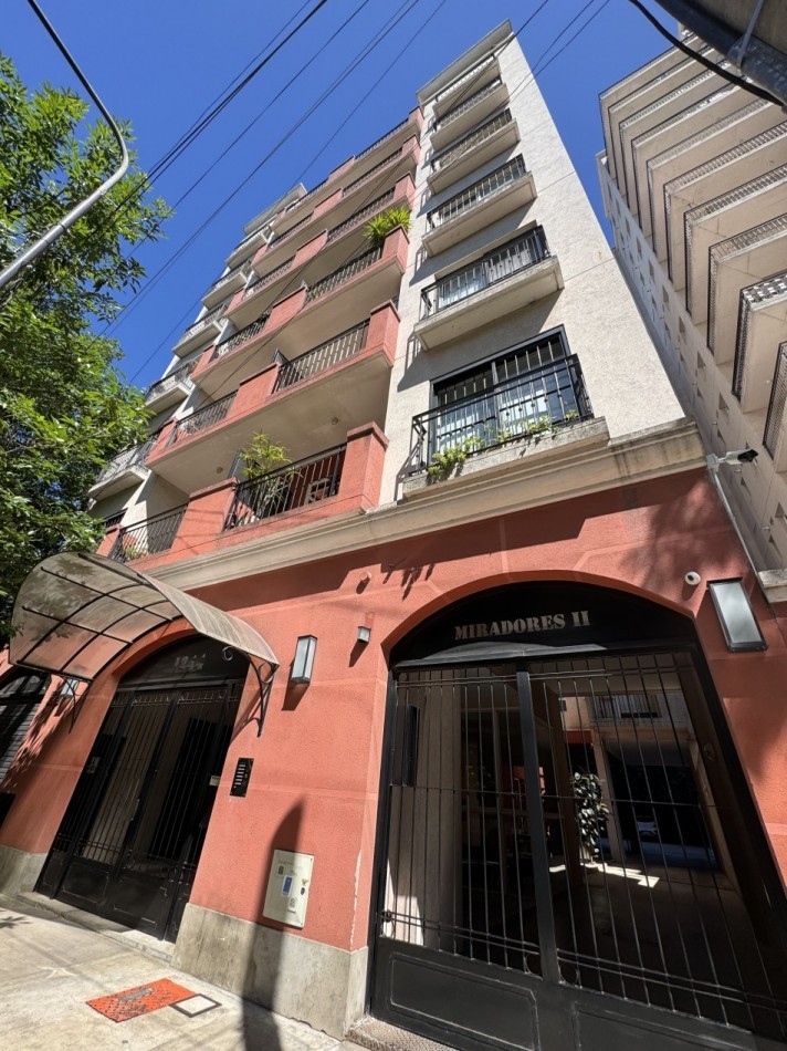 DEPARTAMENTO 2 AMBIENTES CON BALCON ,COCHERA Y BAULERA EN ALQUILER