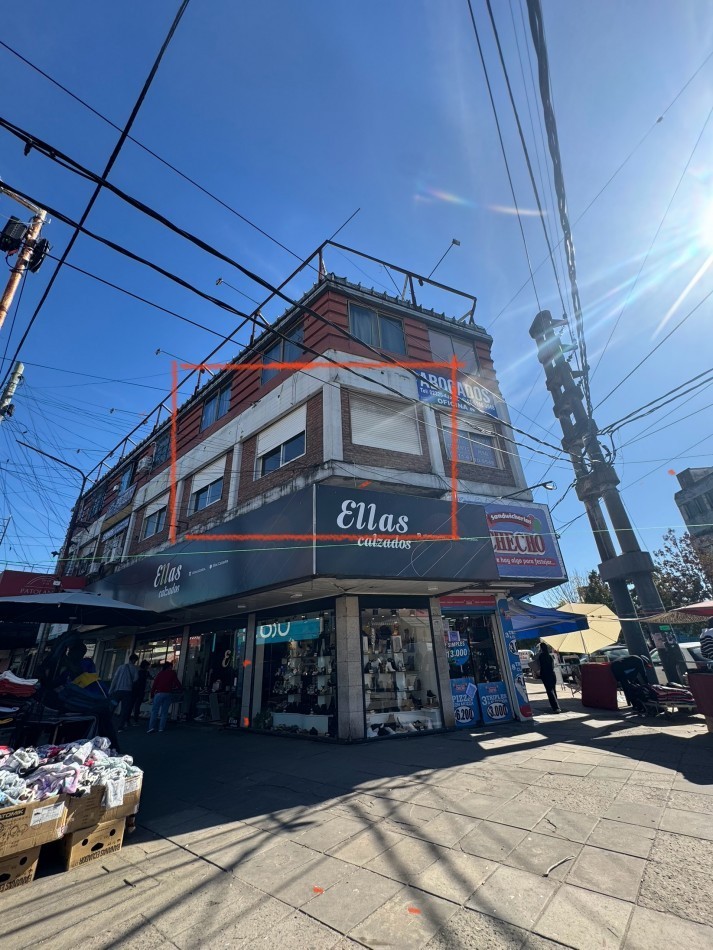 OFICNA PARA USO PROFESIONAL EN EL CENTRO COMERCIAL DE JOSE C PAZ, FRENTE A ESTACION 