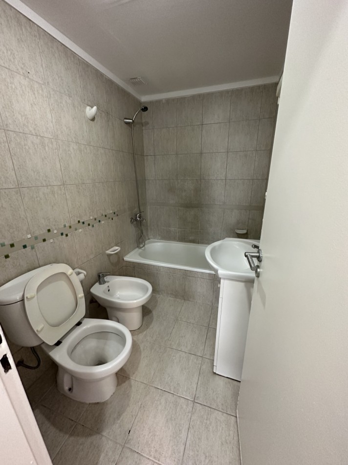 DEPARTAMENTO DOS AMBIENTES CON BALCON Y COCINA SEPARADA 