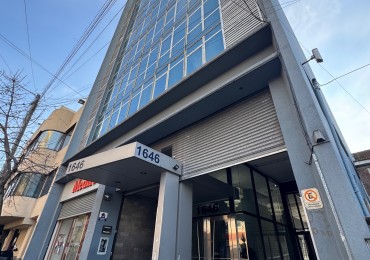 OFICINA COMERCIAL/PROFESIONAL EN VENTA EN ESTRATEGICA UBICACION 