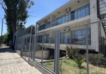 DEPARTAMENTO 2 AMBIENTES CON COCHERA CUBIERTA